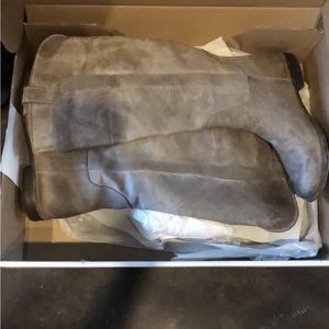 Frye Paige boot size 9 gray